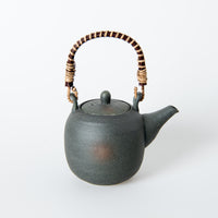 Maeda | Teapot w/Wicker Handle