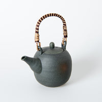 Maeda | Teapot w/Wicker Handle