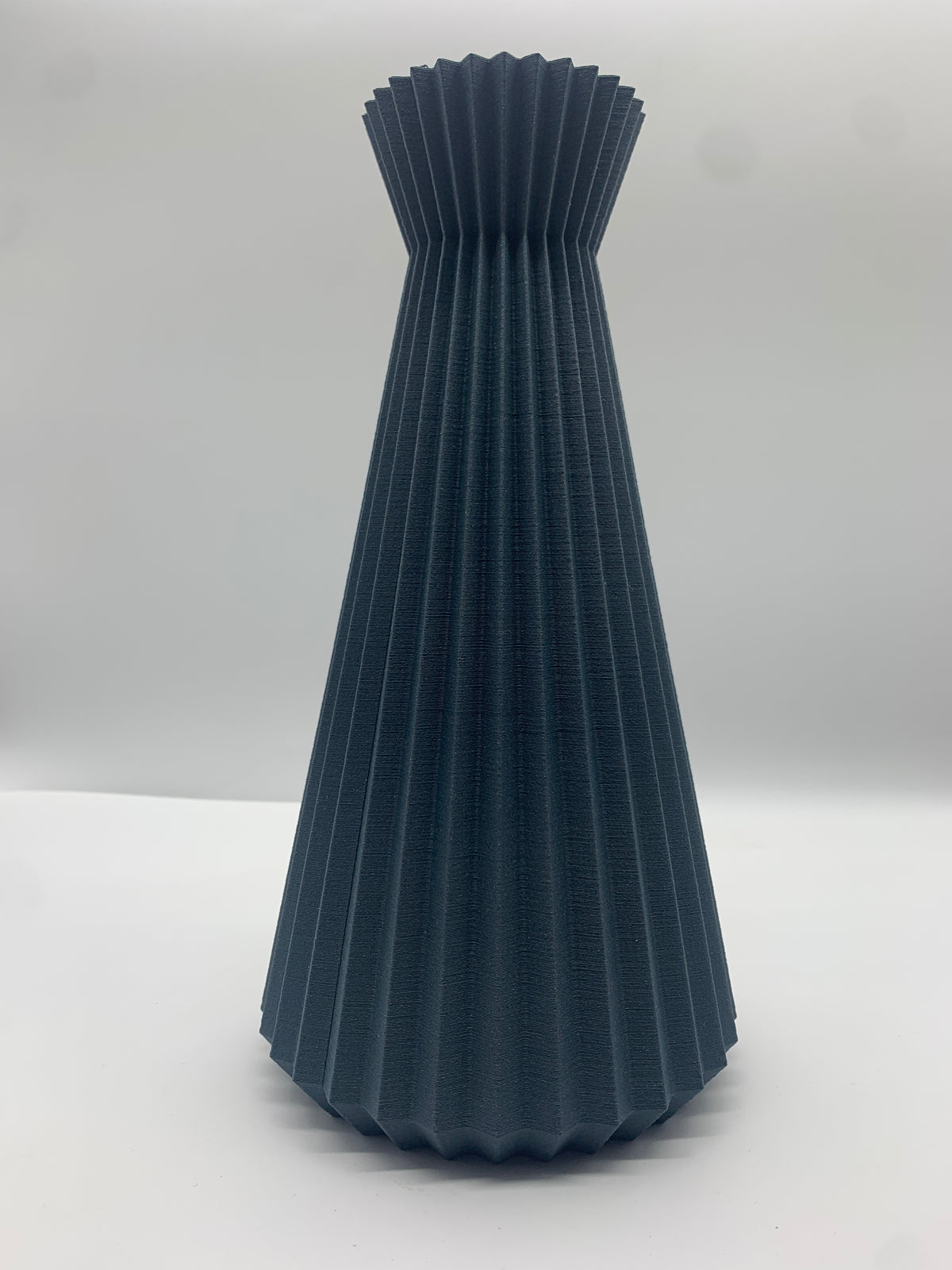 Minimum Design | Ishi Vase
